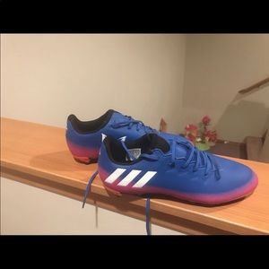 Brand new girls soccer cleats size 4